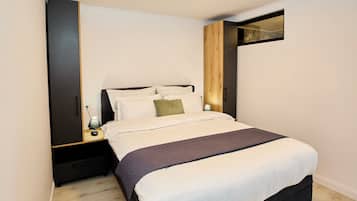 Habitación Deluxe doble, 1 cama de matrimonio | Sábanas de algodón egipcio y ropa de cama de alta calidad
