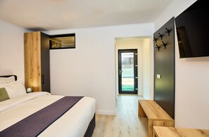 Deluxe tweepersoonskamer, 1 queensize bed | Een bureau, een laptopwerkplek, gratis wifi