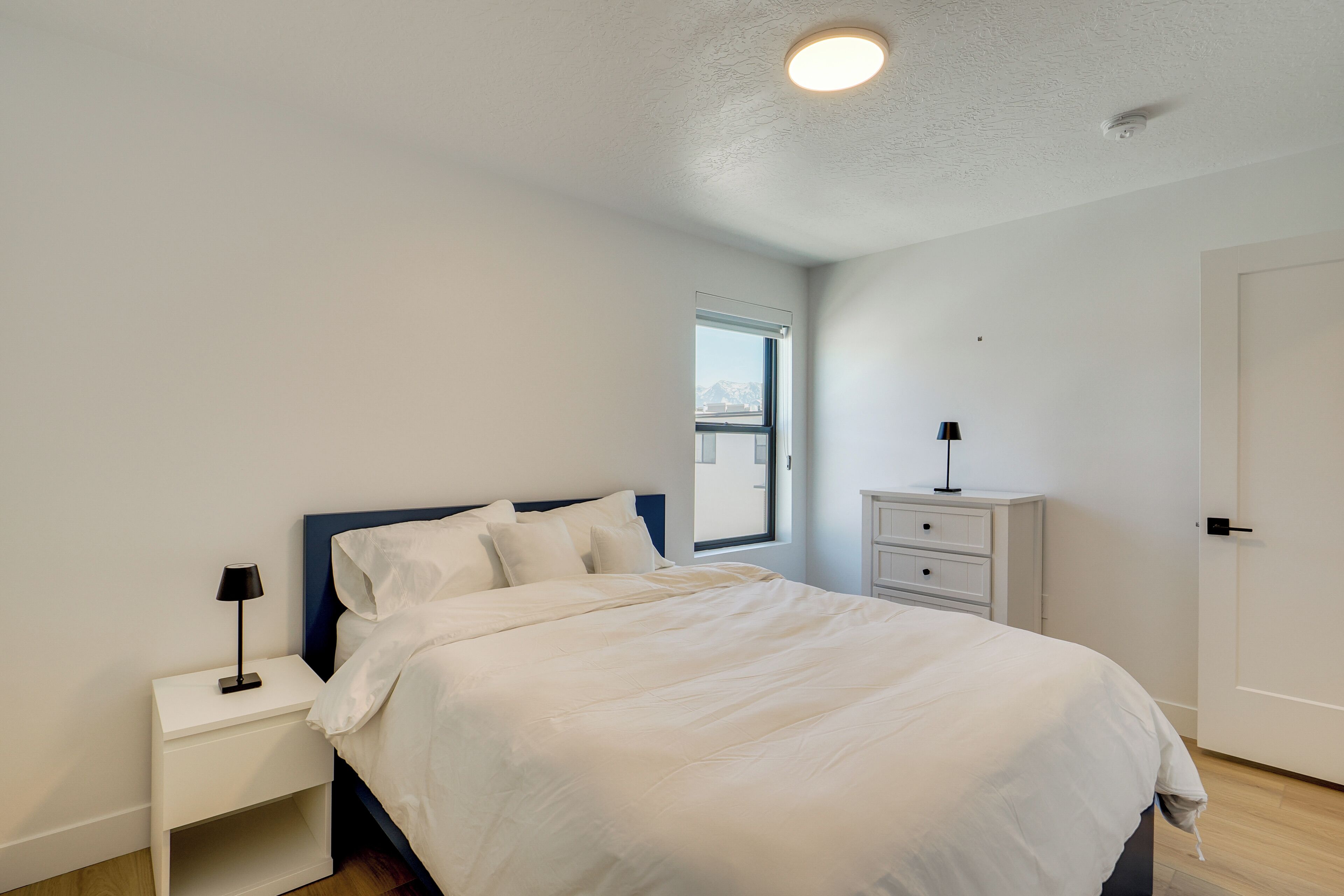 2 Schlafzimmer, Schreibtisch, Internetzugang, Bettwäsche