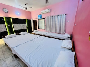 3 bedrooms, WiFi, bed sheets