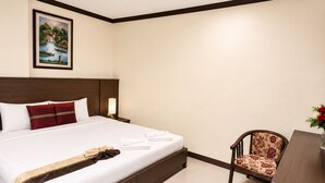 Double Room - Hollywood Inn Love (Patong)