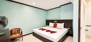 Quarto casal | Escrivaninha, espaço de trabalho para notebook, Wi-Fi de cortesia