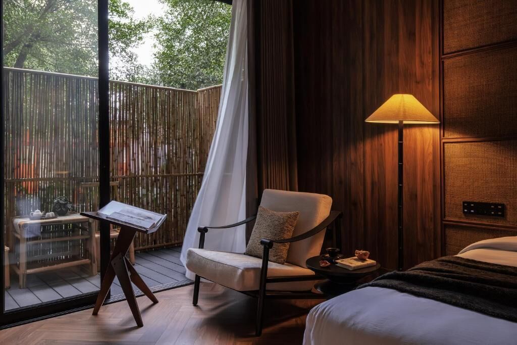 Luxury-Doppelzimmer, Balkon, Blick auf den Innenhof | Zimmersafe, schallisolierte Zimmer, kostenloses WLAN