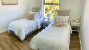 4 bedrooms, iron/ironing board, Internet, bed sheets