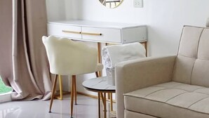 Living area - Serene 1-Bedroom Apartment with Pool Access in Lapu-Lapu (Lapu-Lapu)