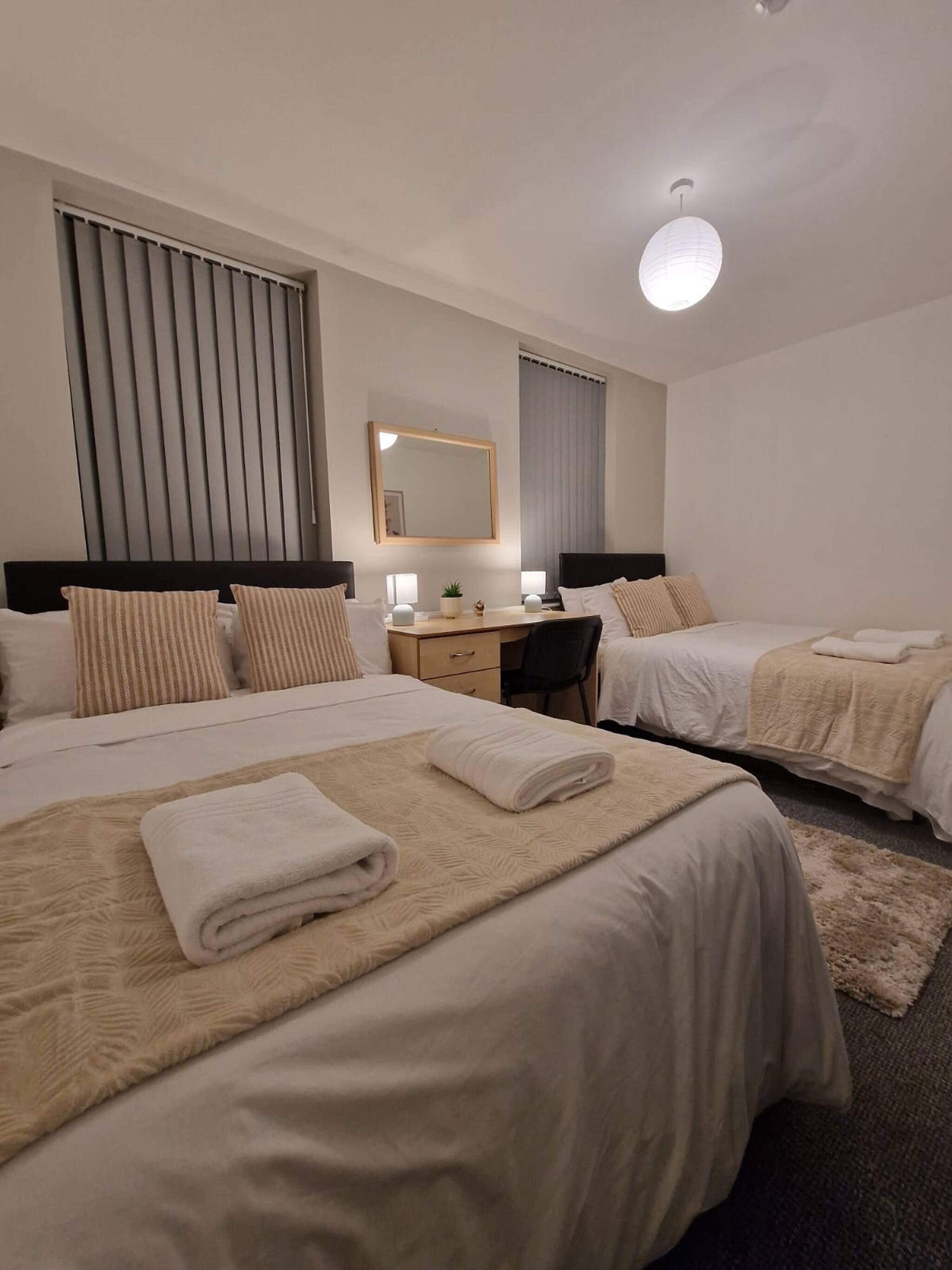 6 chambres, fer et planche à repasser, accès à Internet, literie fournie