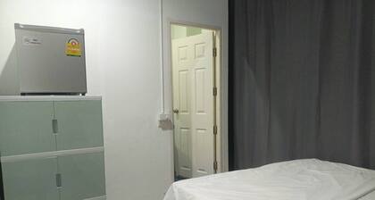 Master Wit Privatzimmer in Rawai