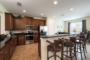 Private kitchen - Disney Dreams Luxury Home with Private Water Park (Kissimmee)
