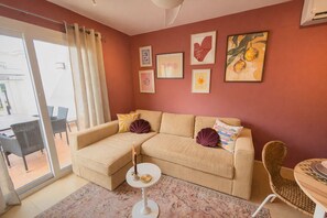 Living area - Vrbo Property (MC)