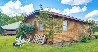 Fish, Swim & Hike! Bliss Cabin w/ Lake Access
