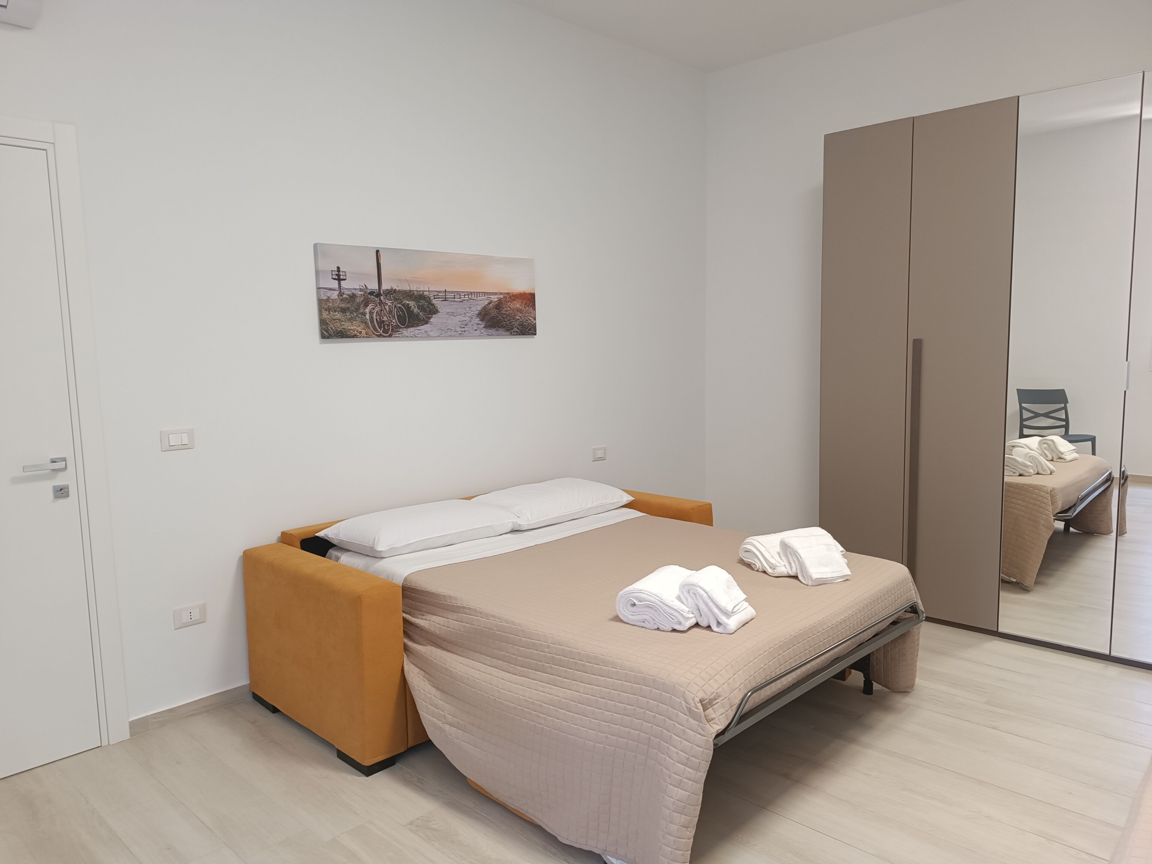 3 dormitorios, tabla de planchar con plancha, Internet y ropa de cama