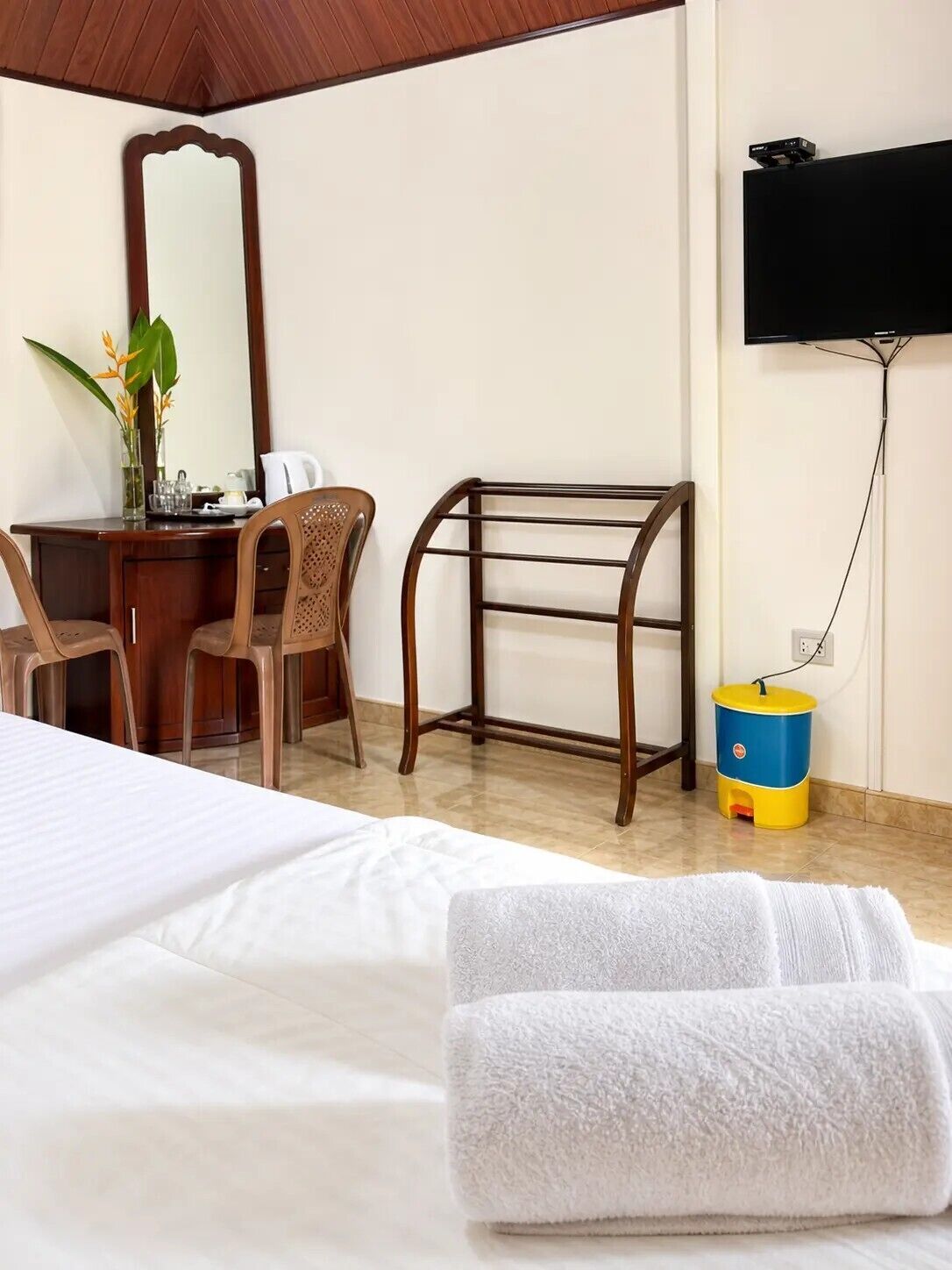Kabin Mewah, patio, pemandangan kebun | Wi-Fi gratis