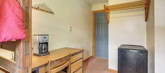 Family Fun! Bliss Studio w/ Lake & Trail Access