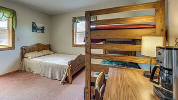 Studio | Full Bed | Twin Bunk Bed | Microwave | Mini Refrigerator