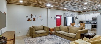 9 Mi to Dtwn: Barndominium in Lubbock