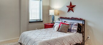 9 Mi to Dtwn: Barndominium in Lubbock
