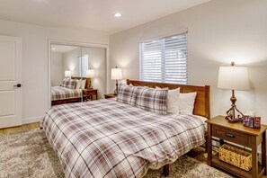 Room - Lake Tahoe! Boating, Beach, Golf, Pool & Skiing (Incline Village)