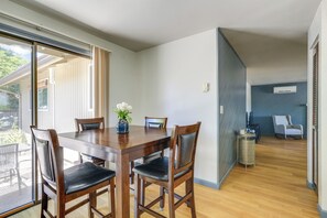Dining - 3 Mi Dtwn! Eugene Family Retreat w/ Yard & Patio (Eugene)