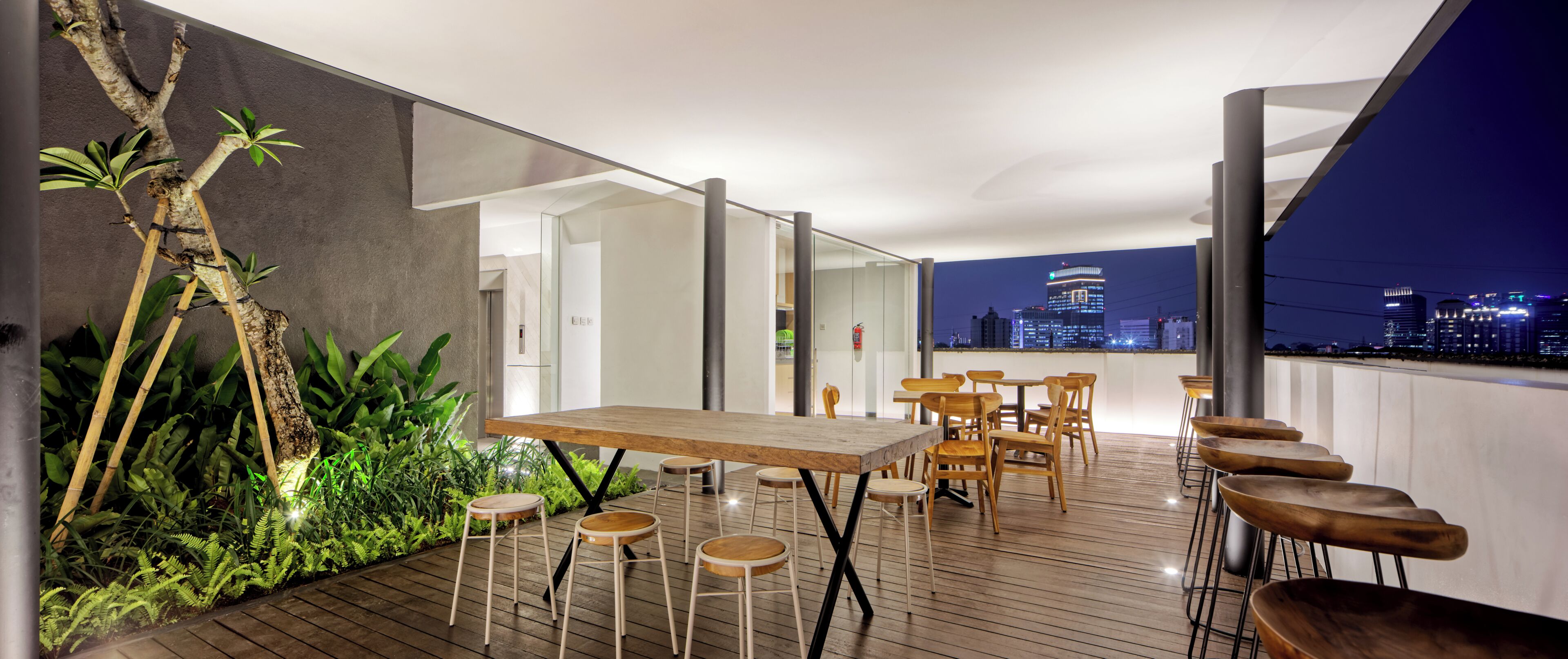 Outdoor dining