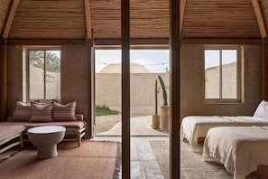 Habitación familiar | Ropa de cama hipoalergénica, cunas y wifi gratis