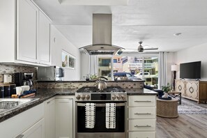 Coffee/tea maker, microwave, oven, dishwasher - Private Entry + Outdoor Space | Walk to Beach & Bay | Harborlight (Newport Beach)