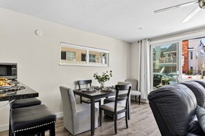 Dining - Private Entry + Outdoor Space | Walk to Beach & Bay | Harborlight (Newport Beach)