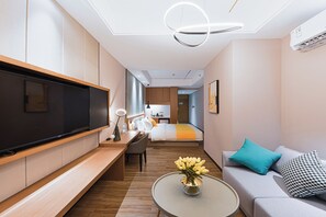 Laptop workspace, WiFi (free) - Poltton Int'l Apt Wanhua Metro Foshan (foshanshi)