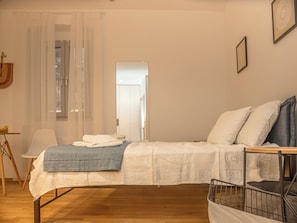 Ropa de cama hipoalergénica, cortinas blackout y wifi gratis 