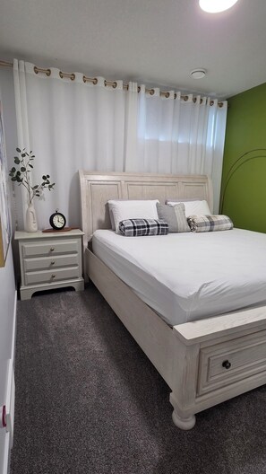 Room - Cozy 2BR 14mins YYC Airport, University, Banff, Canmore & Entire Home Soft Water (Calgary)