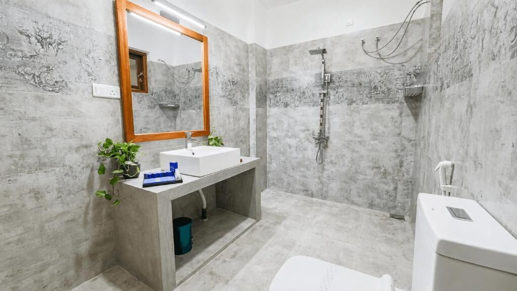 Deluxe Room, Kitchenette, Garden View | Bathroom
