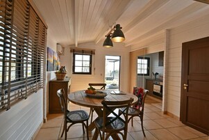 Bungalow, vista giardino | Pasti
