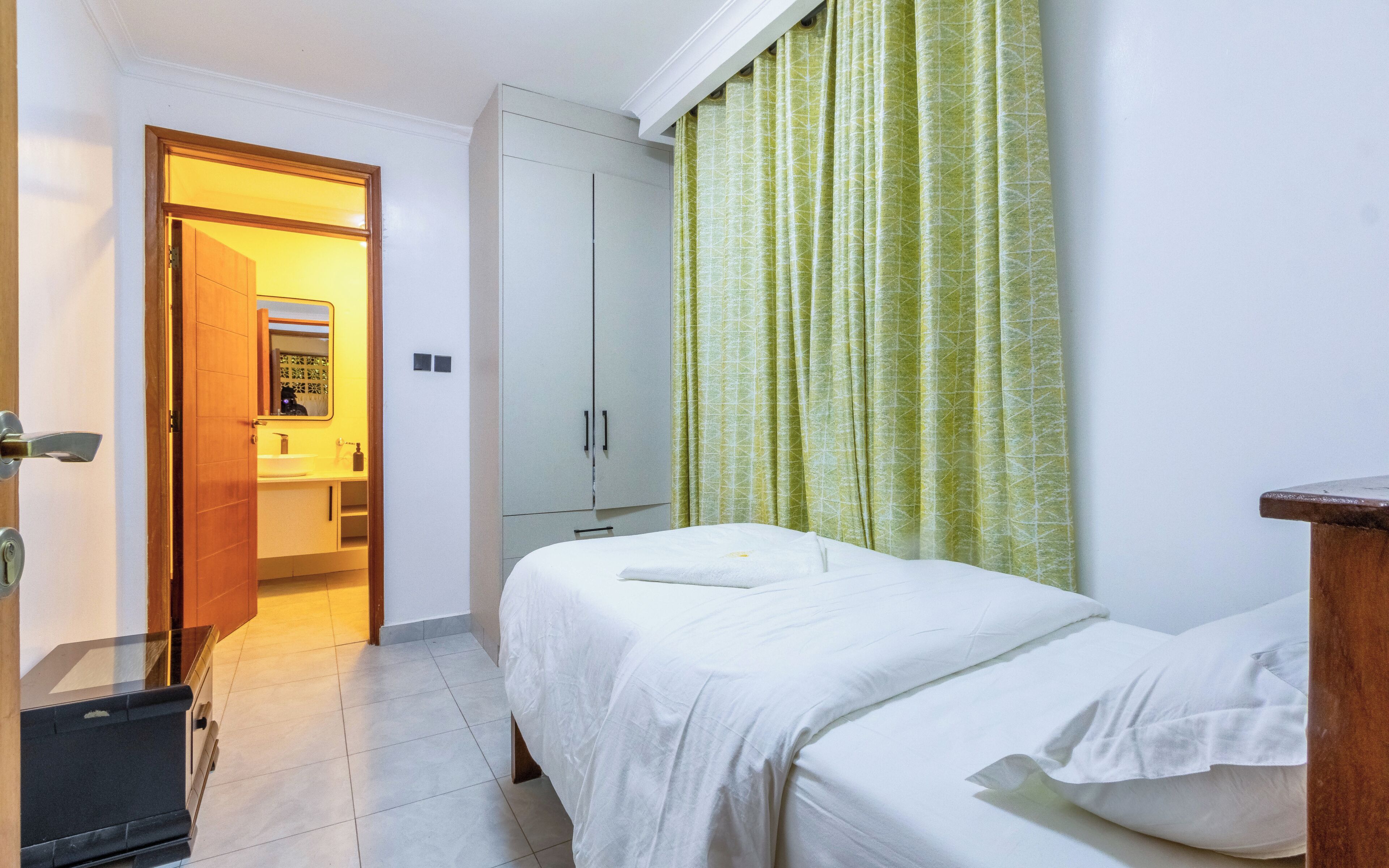 Classic Suite, 1 Bedroom, Garden View | Iron/ironing board, free WiFi