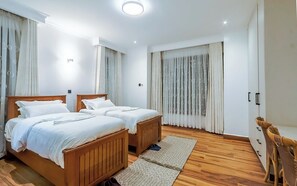 Villa Luxe, vue lac | Fer et planche à repasser, Wi-Fi gratuit