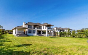 Exterior - 5 BDR Lake Naivasha Retreat (Karagita)