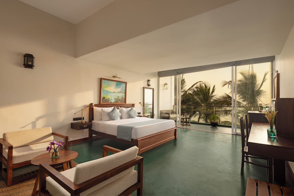 Quarto casal superior, sacada, vista para o oceano | Cofres nos quartos, ferros/tábuas de passar roupa, Wi-Fi de cortesia