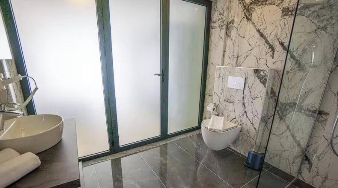 Doppelzimmer, Balkon | Badezimmer