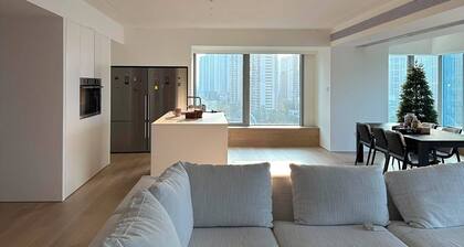 Perfect 1-bedroom apartment with AC in enchanting Phai Ling