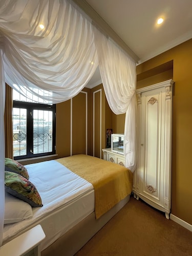 Seven Beauty Hotel Restaurant & Spa