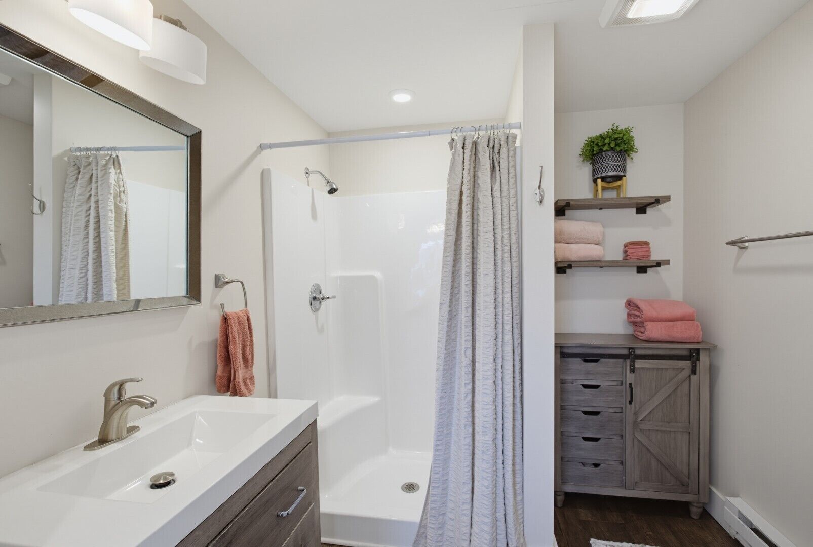 Family Cottage | Bathroom