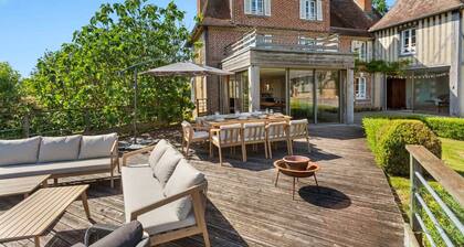 Stunning Norman Manor, 2 Hours from Paris