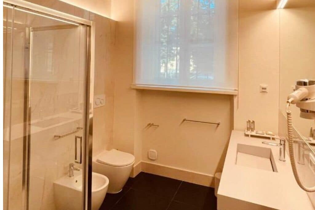 Bagno | Doccia, asciugacapelli, asciugamani, sapone