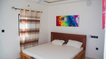 Monolocale comfort, vista giardino | Postazione laptop, insonorizzazione, ferro/asse da stiro, Wi-Fi gratuito