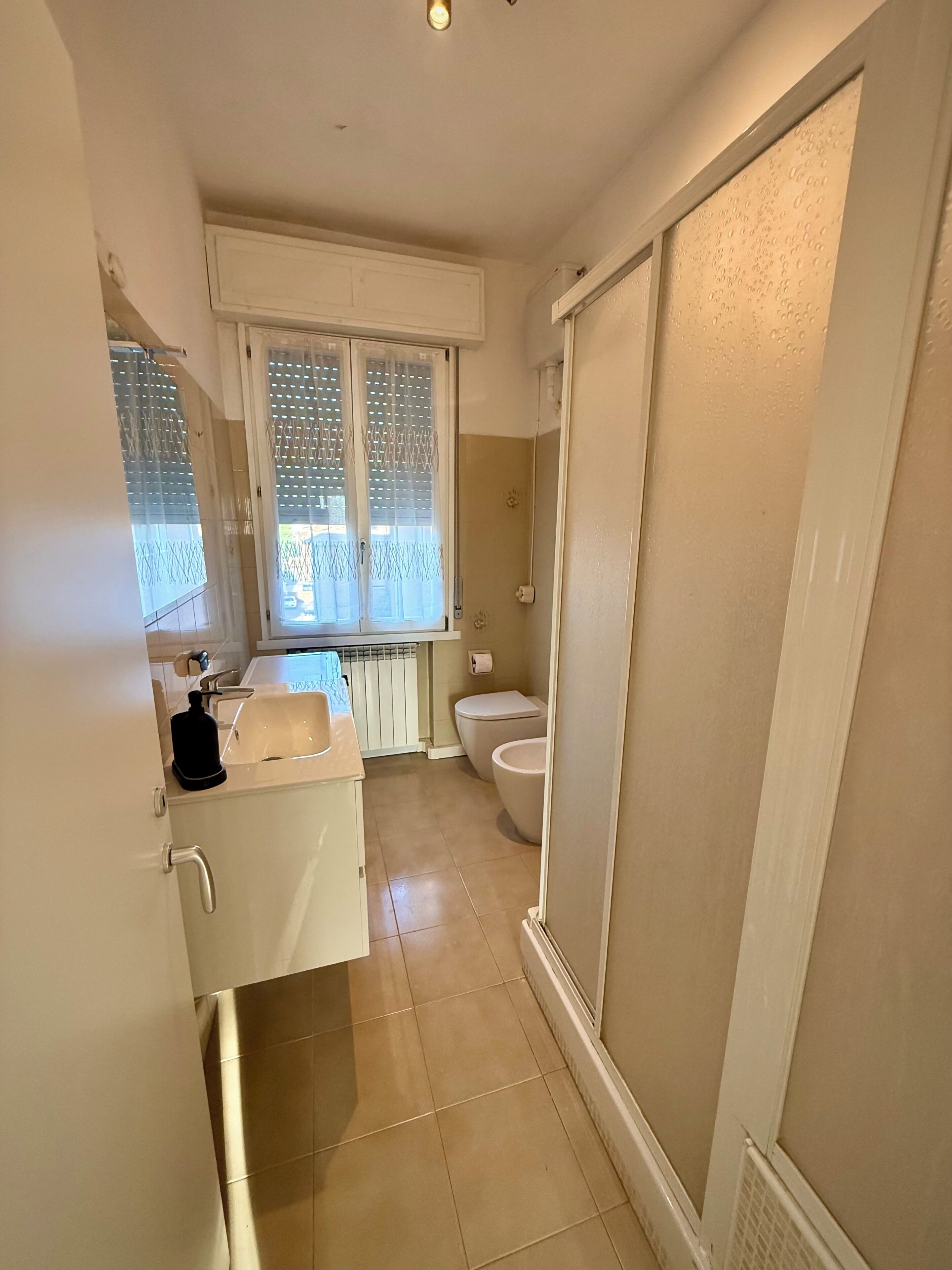 Doccia, asciugacapelli, bidet, asciugamani