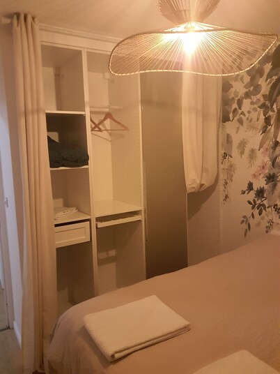 Cozy Apartment Near the Train Station