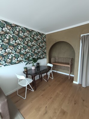 Interior - Cozy Apartment Near the Train Station (Nantes)