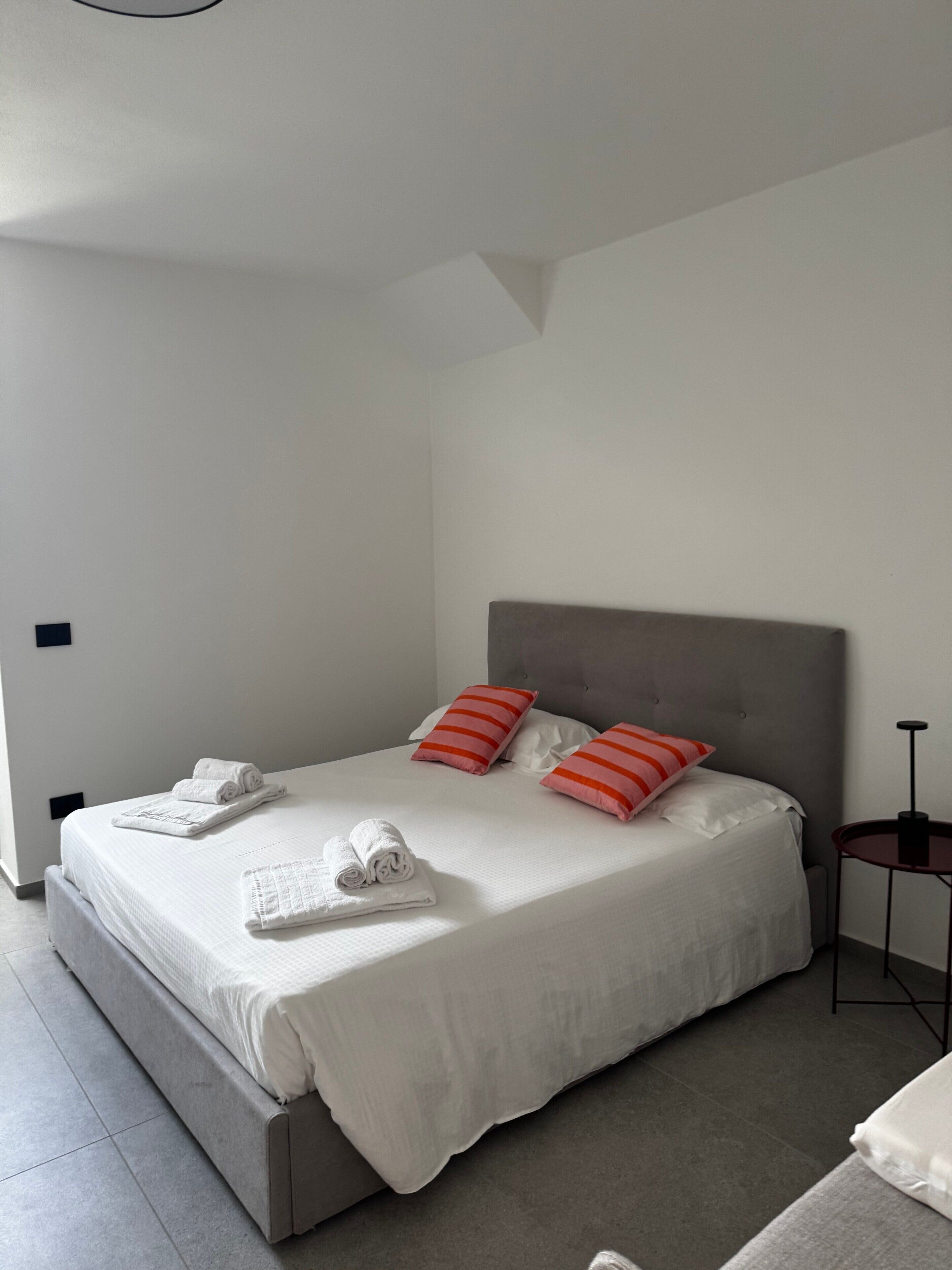 2 slaapkamers, een strijkplank/strijkijzer, wifi, beddengoed