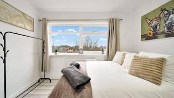 4 bedrooms, free WiFi, bed sheets