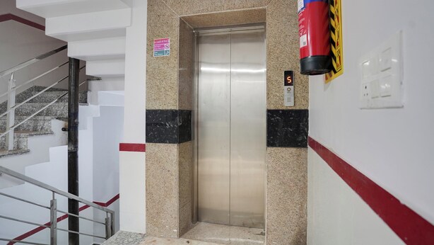 Lift - Hotel O Ajmer Central Grand Suman (Ajmer)