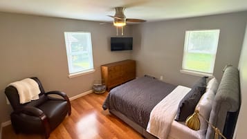 2 habitaciones, escritorio, tabla de planchar con plancha y wifi gratis