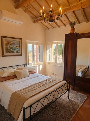 Charming 2-floor Apartment With Vineyard Views in Morro D'alba